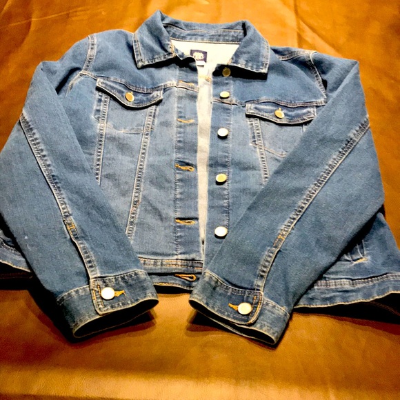 Jean jacket - Picture 1 of 4